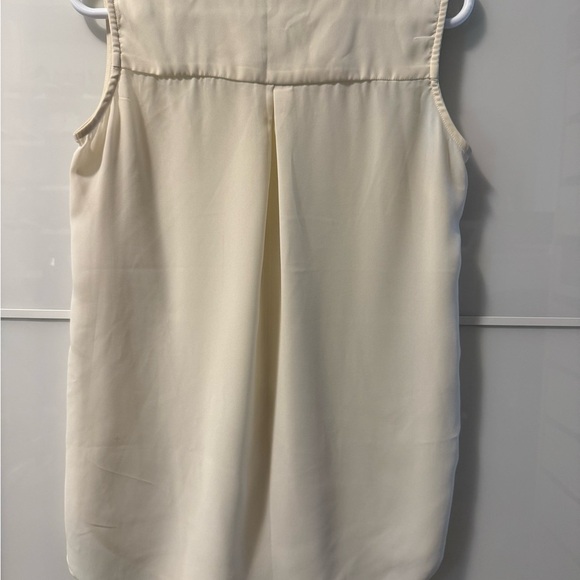 Japna Cream Sleeveless Blouse - Picture 3 of 3